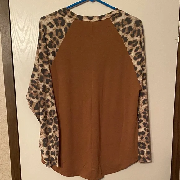 Zenana Outfitters Brown Top with Leopard Print Sleeves - Picture 7 of 7